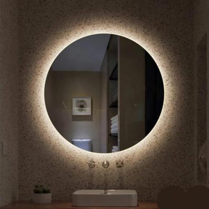 apvalus veidrodis su apsvietimu