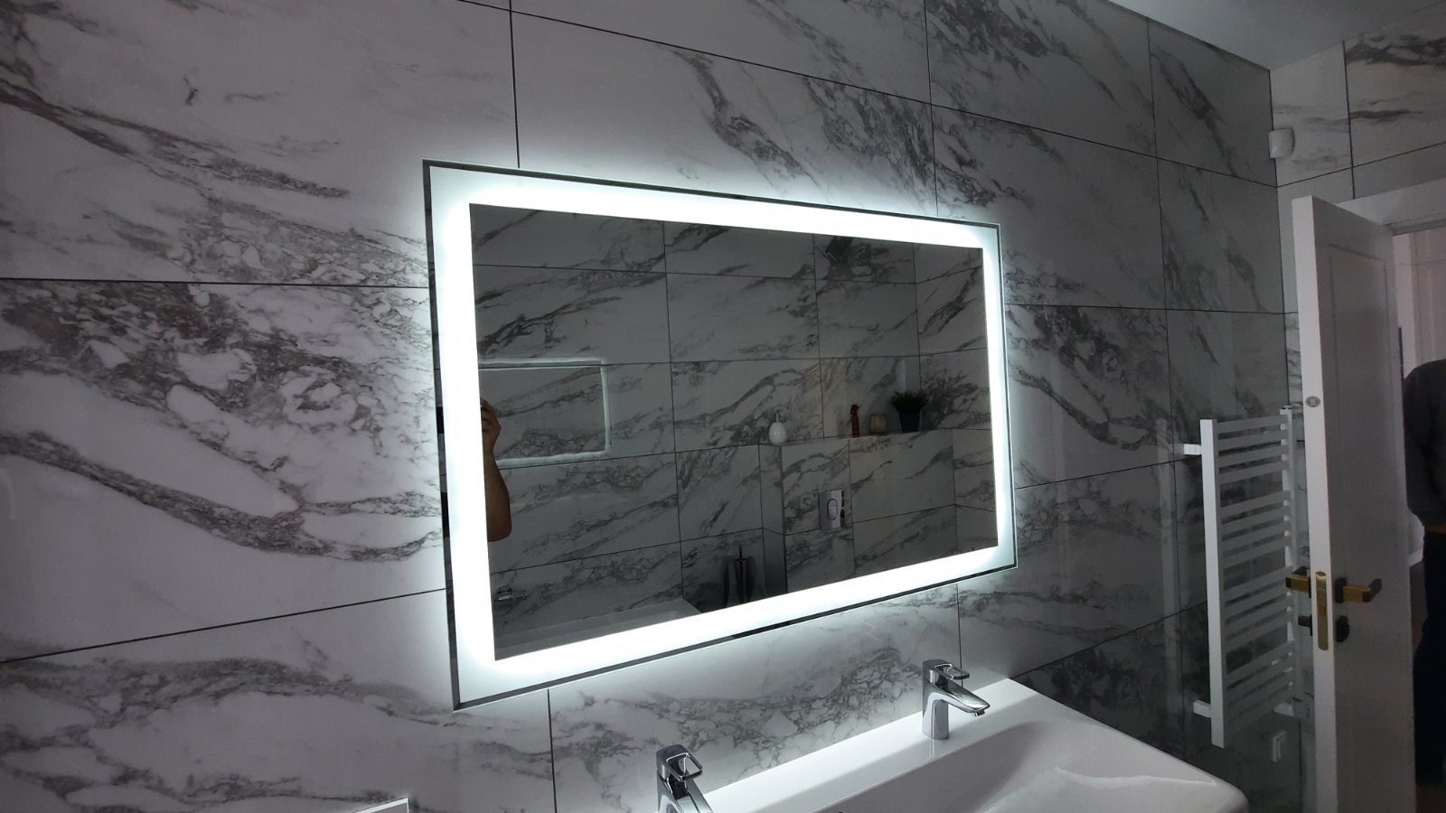 Veidrodis su apšvietimu 80x80 cm - Image 3