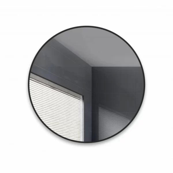 veidrodis su juodu remeliu