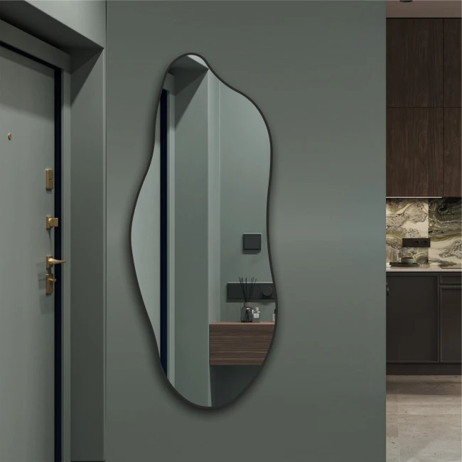 Netaisyklingos formos veidrodis su juodu rėmeliu 62x150 cm